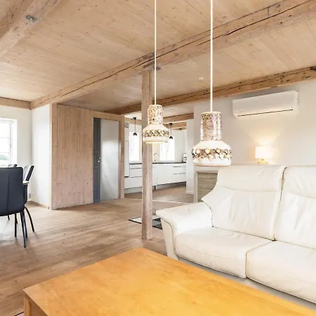 6 Person In Faaborg-by Traum